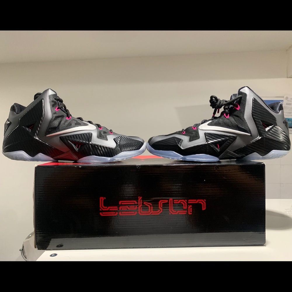 LeBron 11 Miami Nights Size 10.5